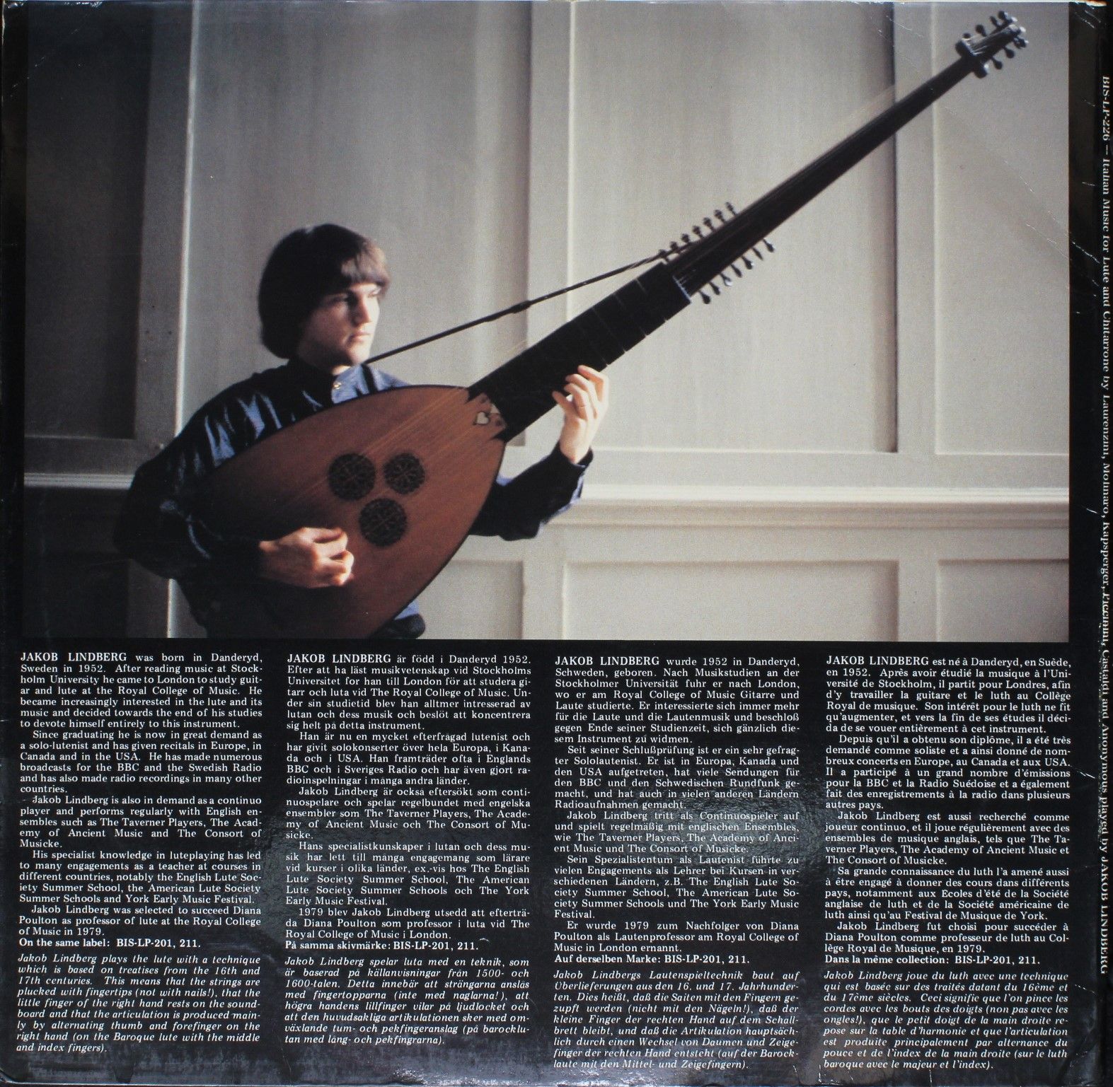 BIS LP-226 - Jakob Lindberg - Italian Music For Lute & Chitarron - Image 2