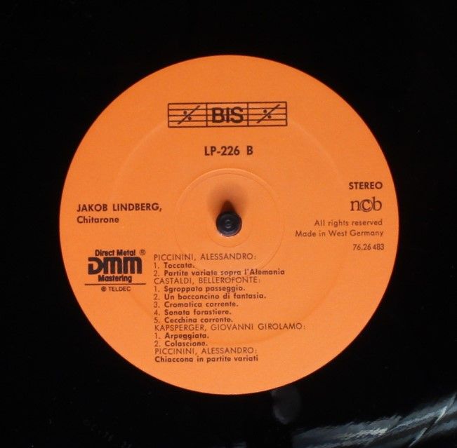 BIS LP-226 - Jakob Lindberg - Italian Music For Lute & Chitarron - Image 6